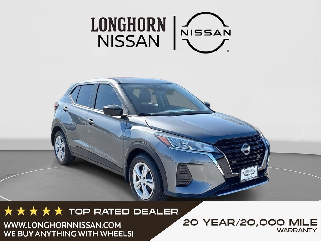 2025 Nissan KICKS PLAY Base's photo