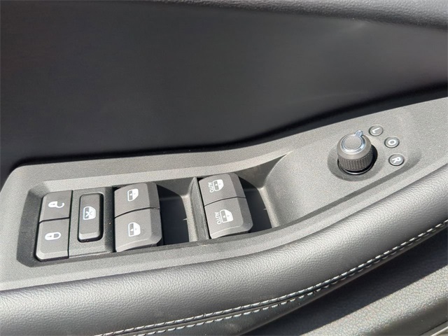 2025 Jeep Grand Cherokee Laredo photo 12