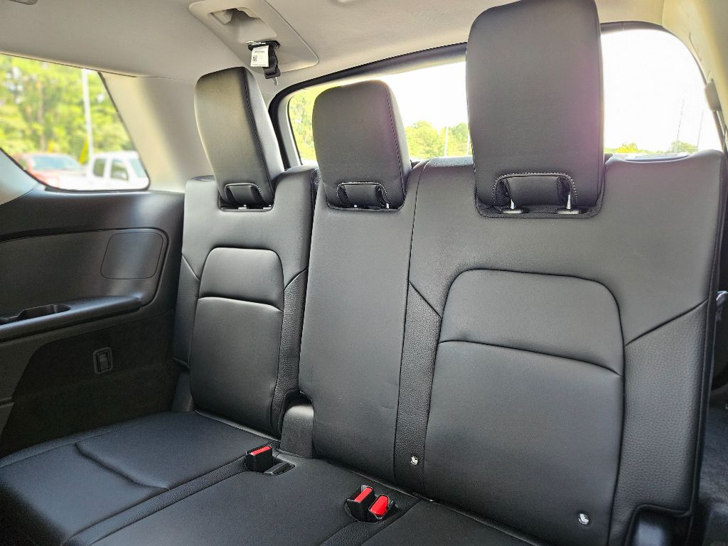 2025 Nissan Pathfinder SL photo 20