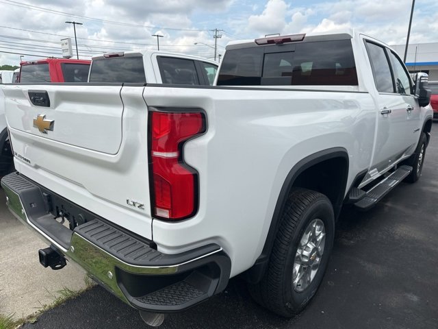 2025 Chevrolet Silverado 2500HD LTZ photo 3
