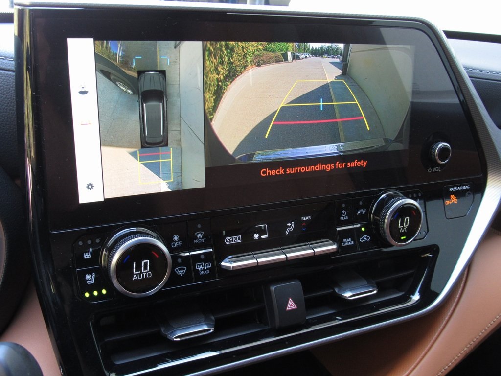 2023 Toyota Highlander Platinum photo 34
