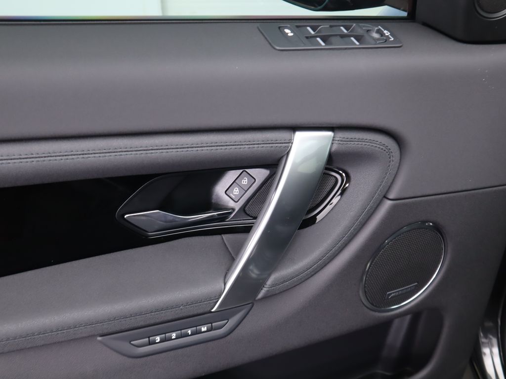 2025 Land Rover Discovery Sport S photo 21