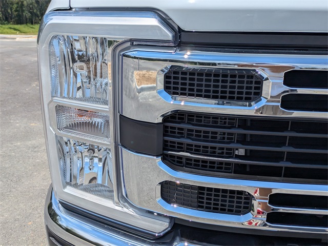 2026 Ford F-350 photo 8