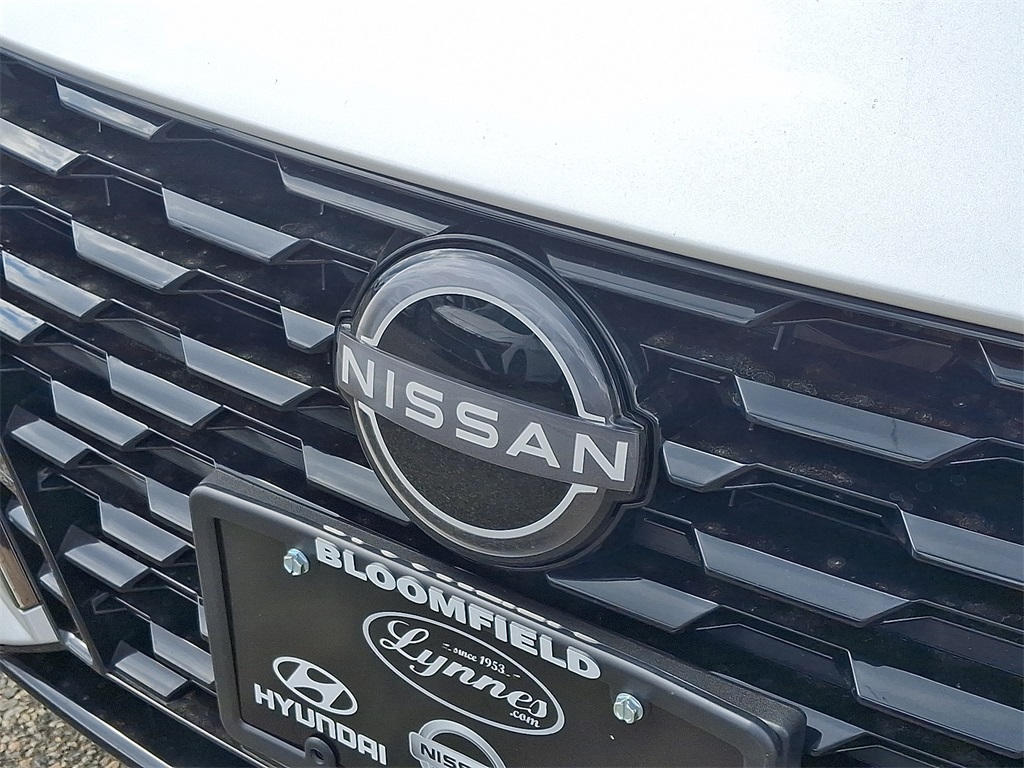 2025 Nissan Altima SR photo 5