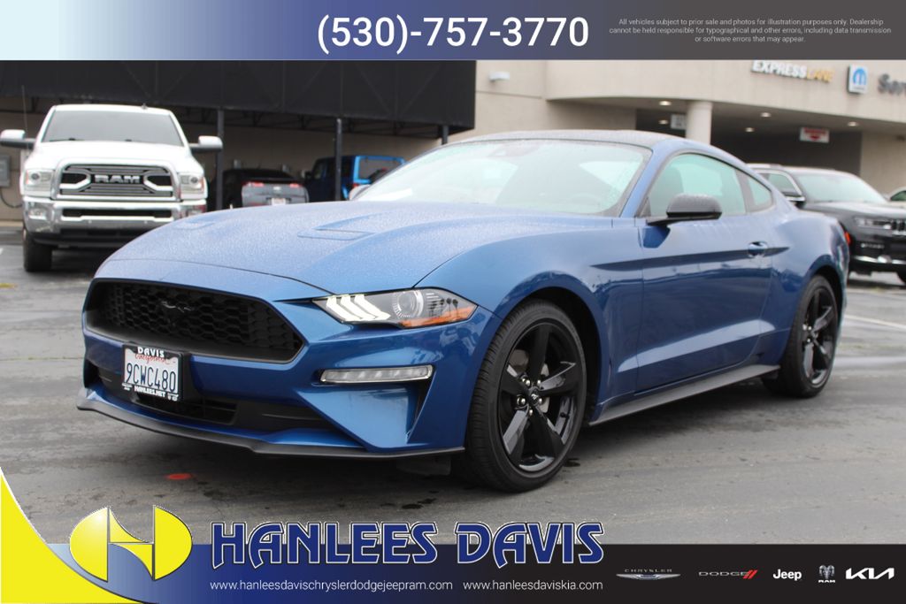 2022 Ford Mustang EcoBoost photo 3