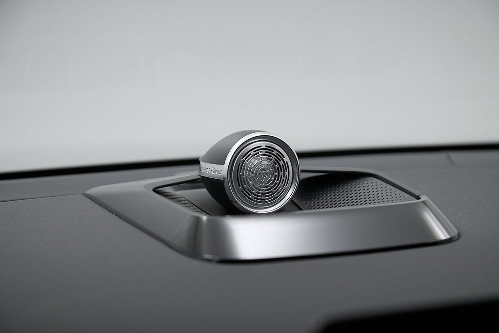 2025 VOLVO EX90 - Image 15