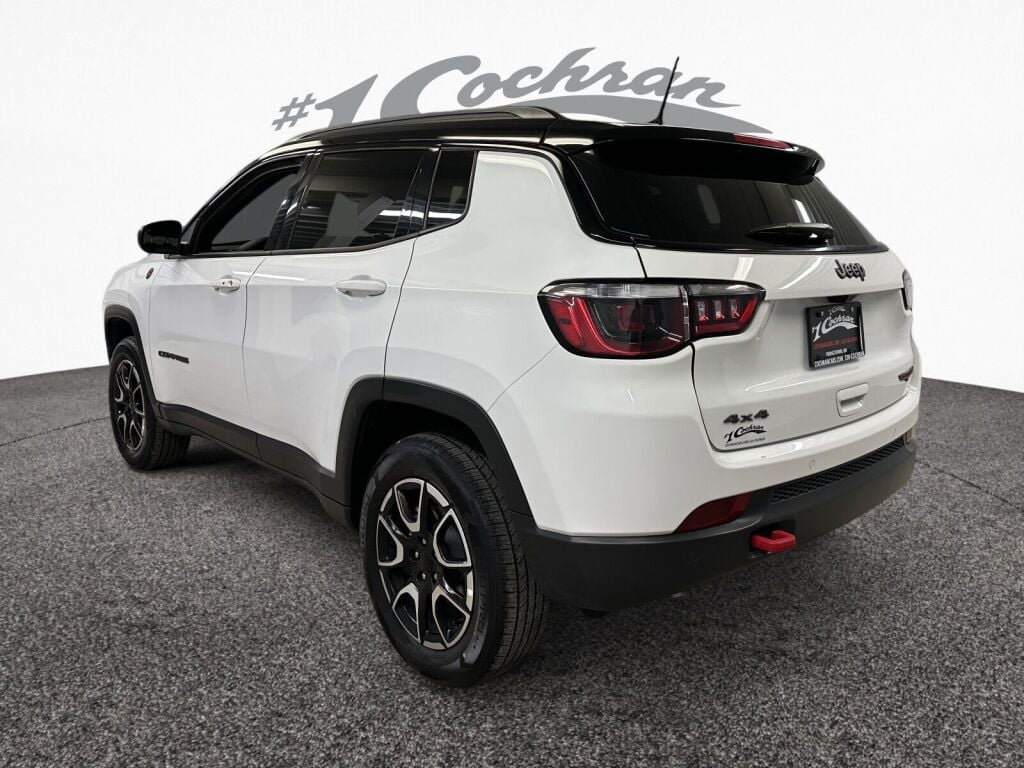 2024 Jeep Compass Trailhawk photo 17