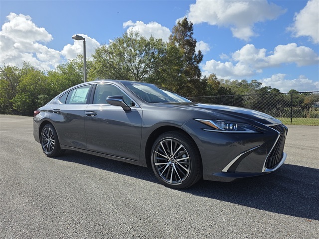 2025 Lexus ES 350's photo