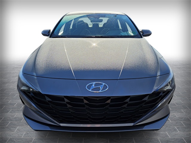 2023 Hyundai Elantra SEL photo 2