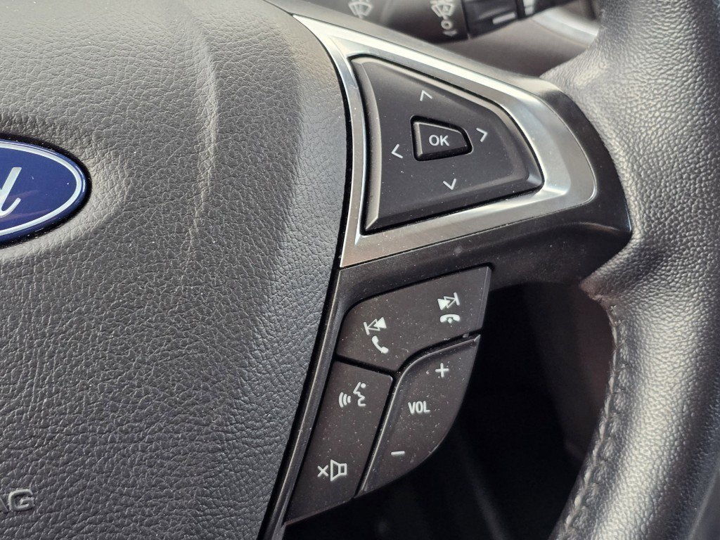 2024 Ford Edge Titanium photo 9
