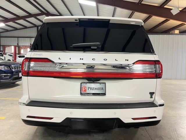 2019 Lincoln Navigator Black Label photo 3