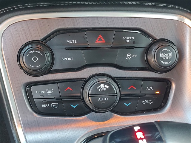 2018 Dodge Challenger SXT photo 17