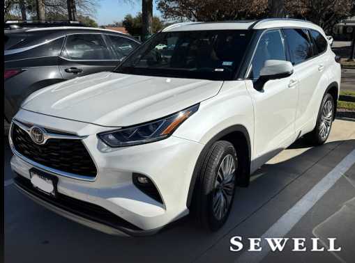 2021 Toyota Highlander Platinum's photo