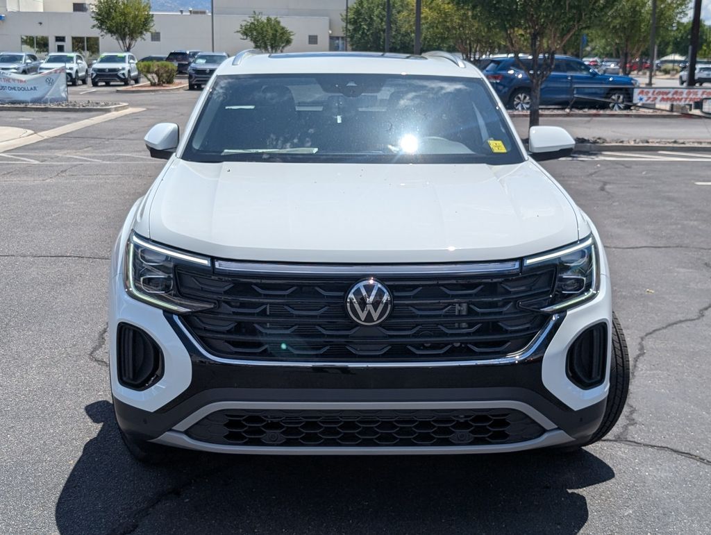 2025 Volkswagen Atlas Cross Sport SE Technology photo 3