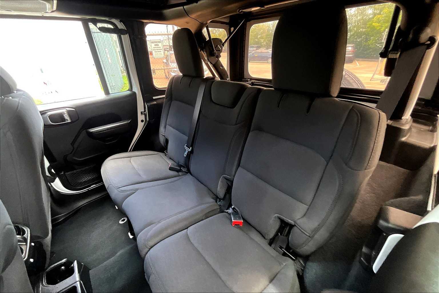 2022 Jeep Wrangler Unlimited Sport S photo 17