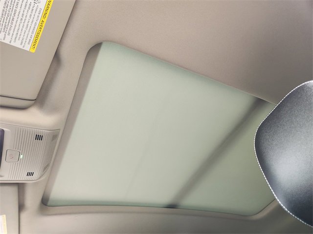 2024 Volkswagen Atlas SEL photo 22