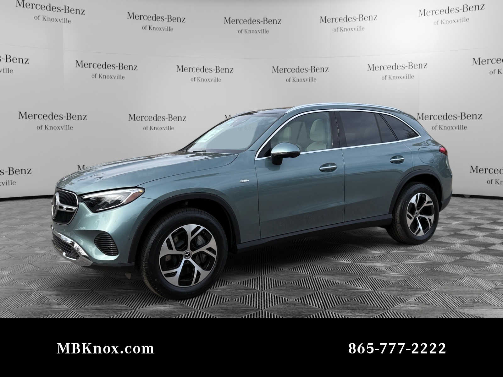 2025 Mercedes-Benz GLC Base's photo
