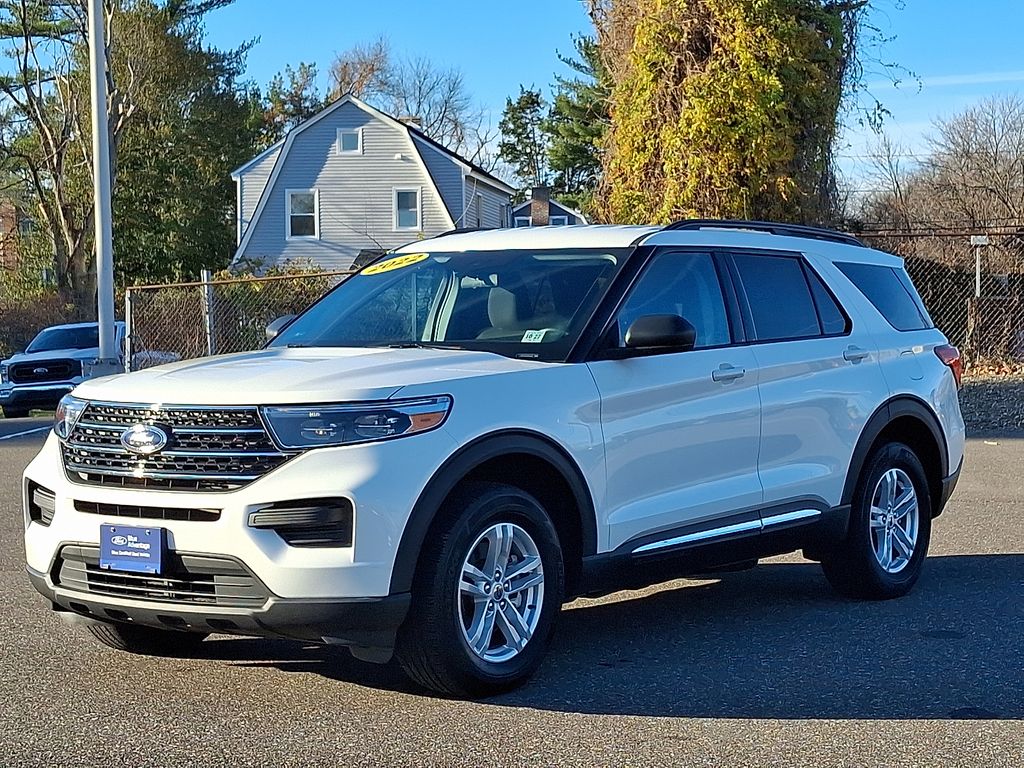 2022 Ford Explorer XLT photo 3