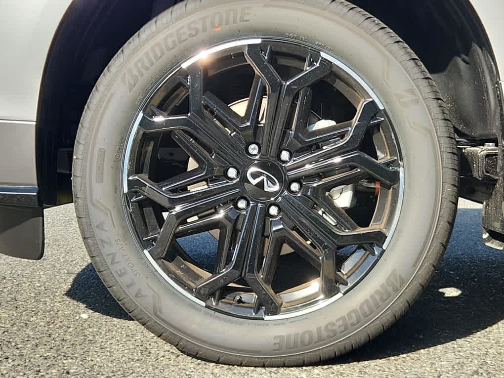 2026 Infiniti QX80 Sensory photo 6