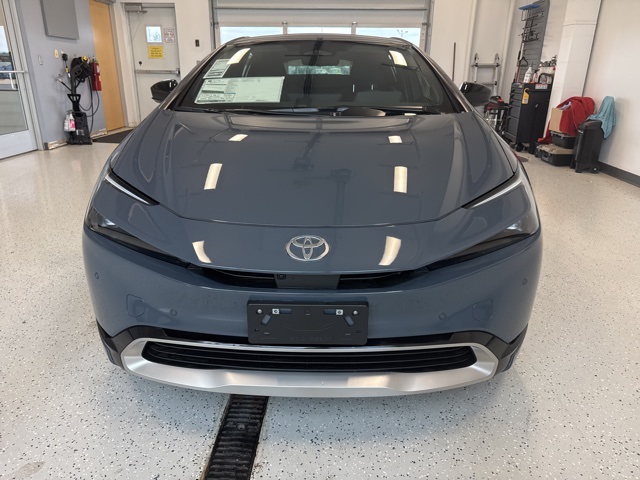 2026 Toyota Prius Plug-in Base photo 5