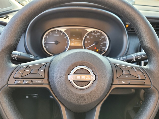 2025 Nissan Kicks Play S photo 13