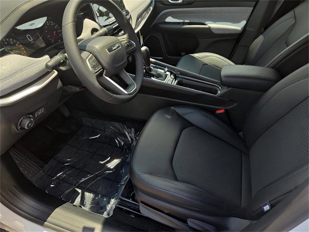 2025 Jeep Compass Latitude photo 27