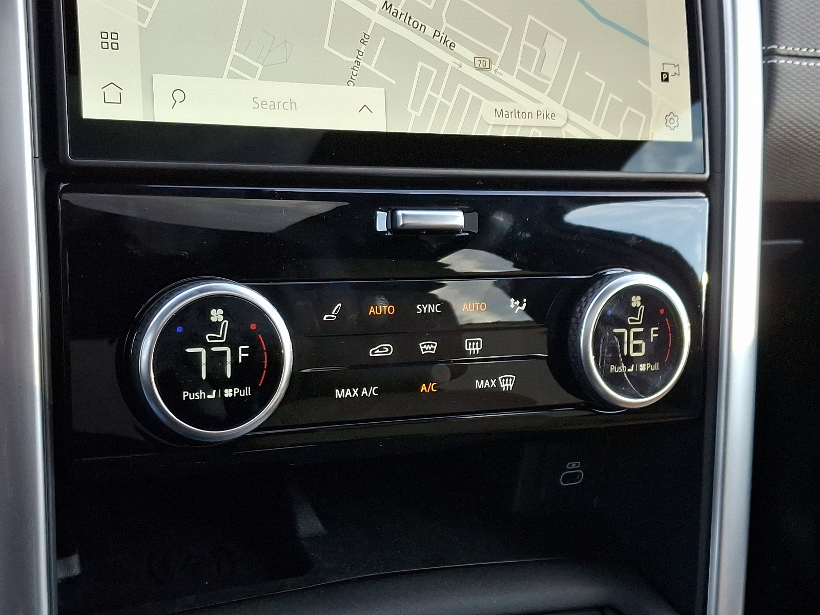 2025 Land Rover Discovery SE photo 16