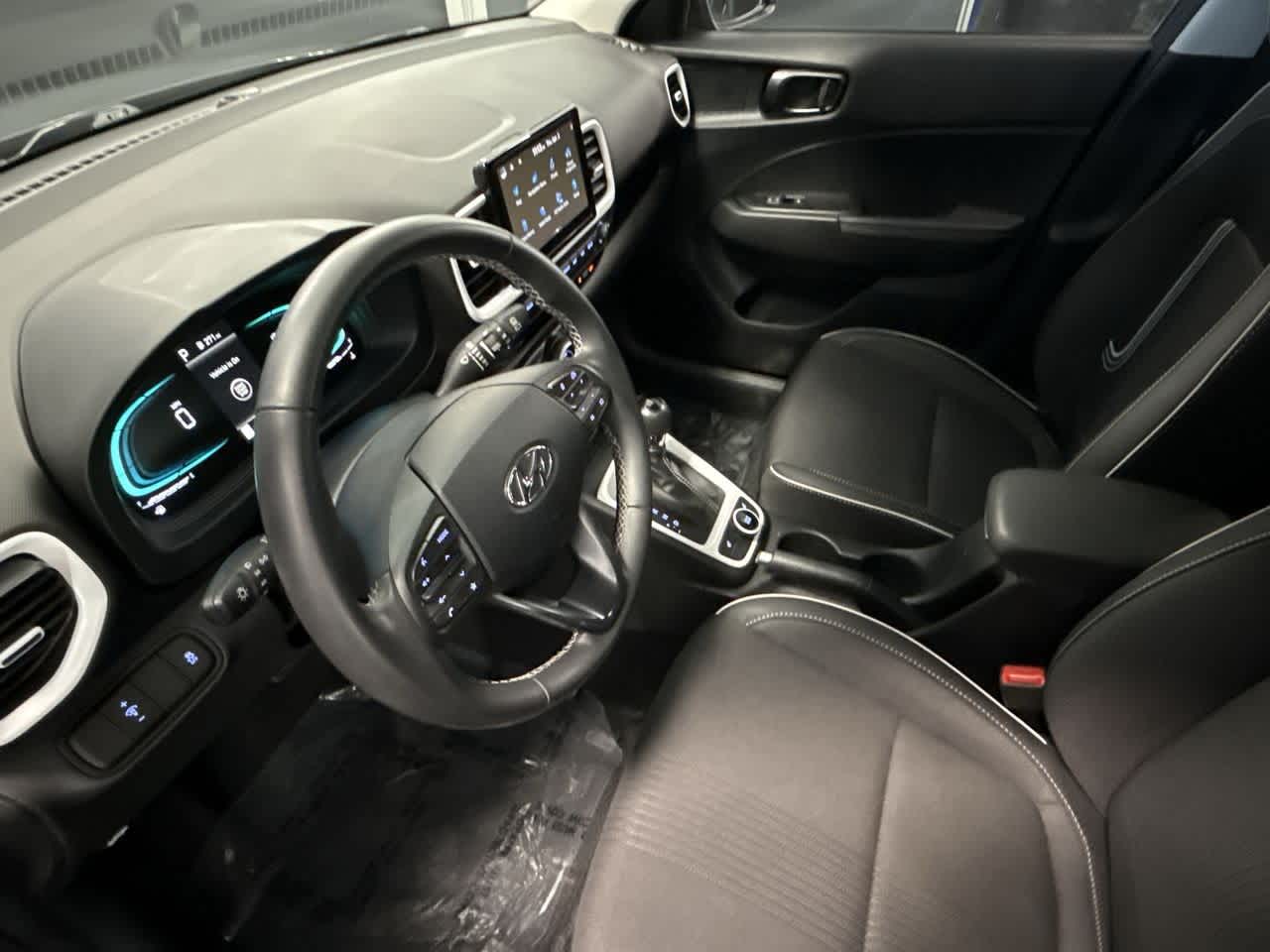 2024 Hyundai Venue Limited photo 17