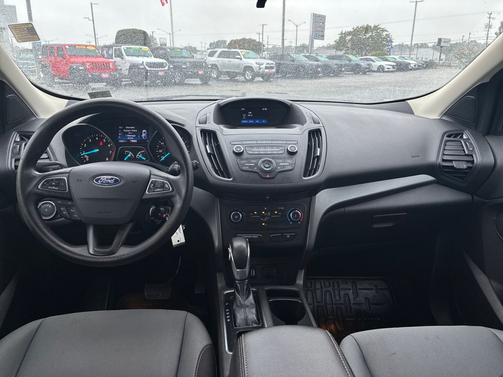2019 Ford Escape S photo 11
