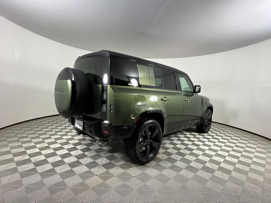 2026 Land Rover Defender 110 X photo 2