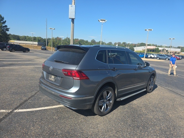 2020 Volkswagen Tiguan SE photo 3
