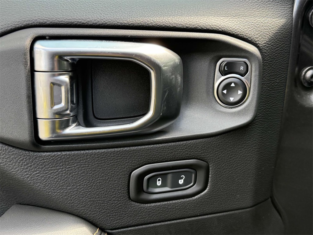 2025 Jeep Gladiator Sport photo 26