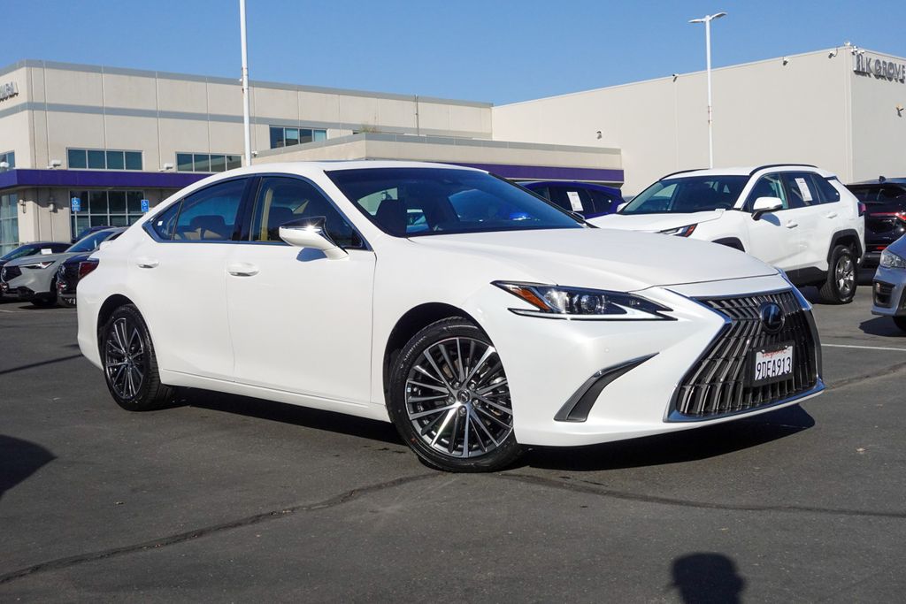 2023 Lexus ES 300h photo 4