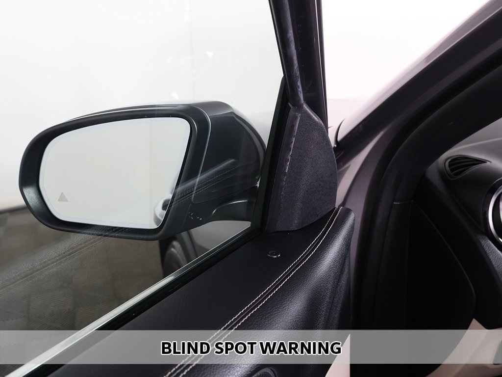 2021 Mercedes Benz GLB 250 4MATIC photo 3