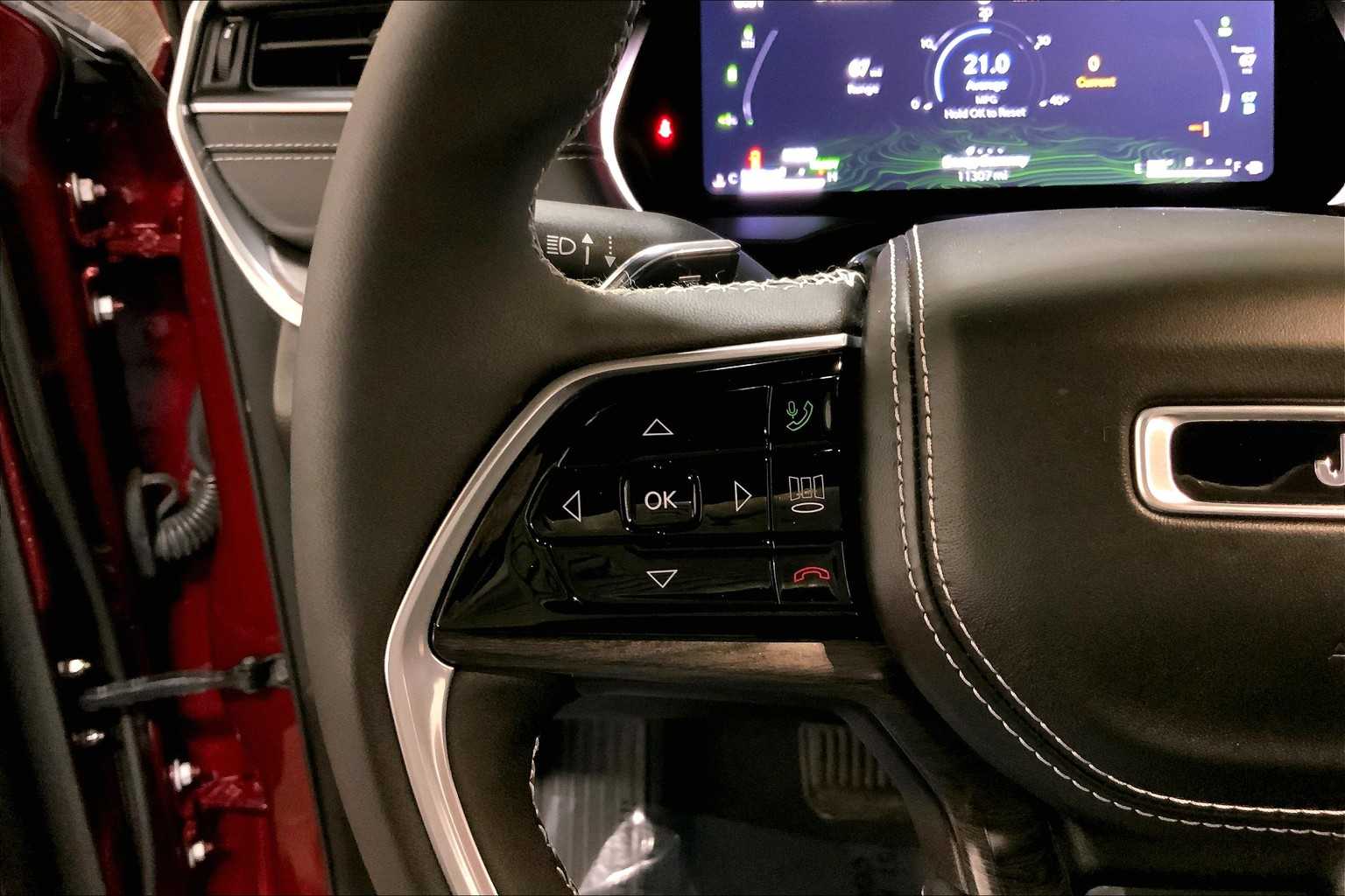 2023 Jeep Cherokee 4xe Overland photo 23