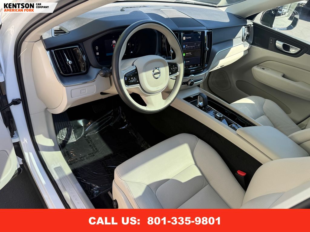 2024 Volvo XC60 Core photo 26