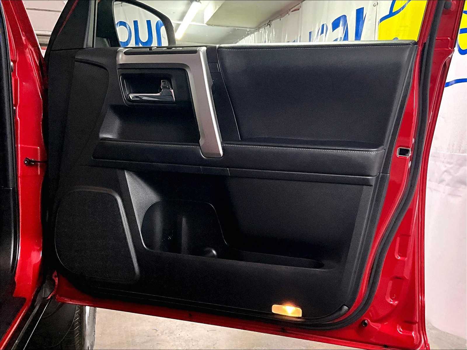 2024 Toyota 4Runner SR5 Premium photo 11