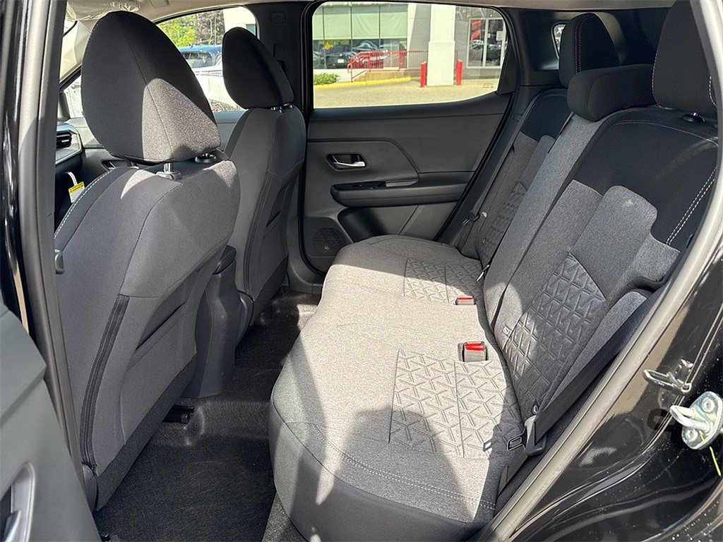 2025 Nissan Kicks SV photo 10