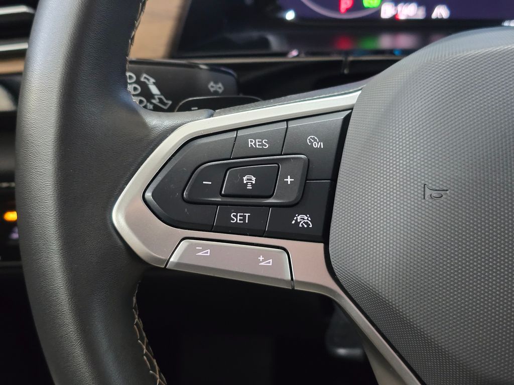 2024 Volkswagen Atlas SE photo 18