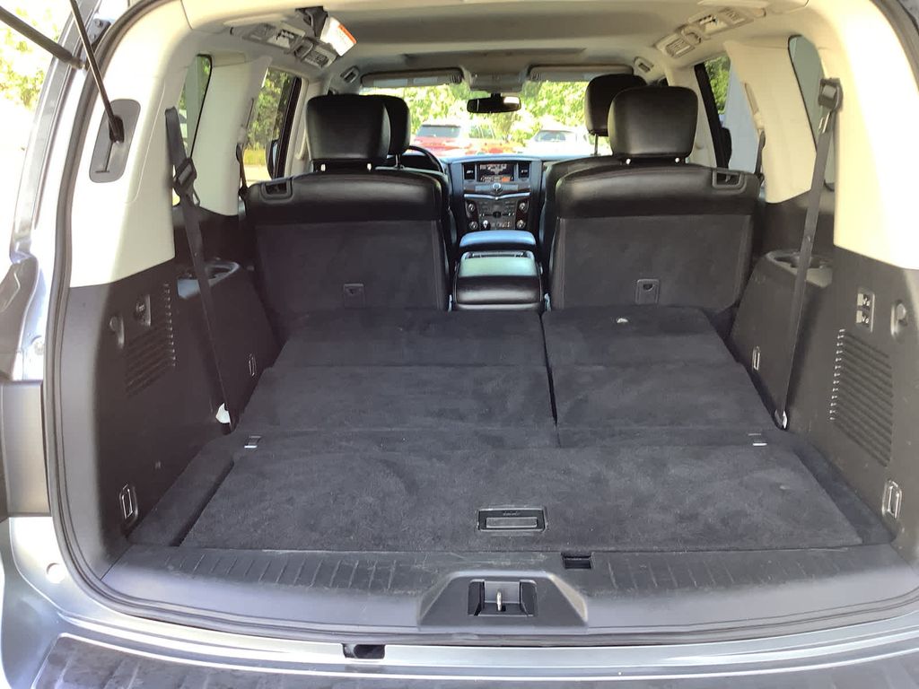 2020 Nissan Armada SL photo 39