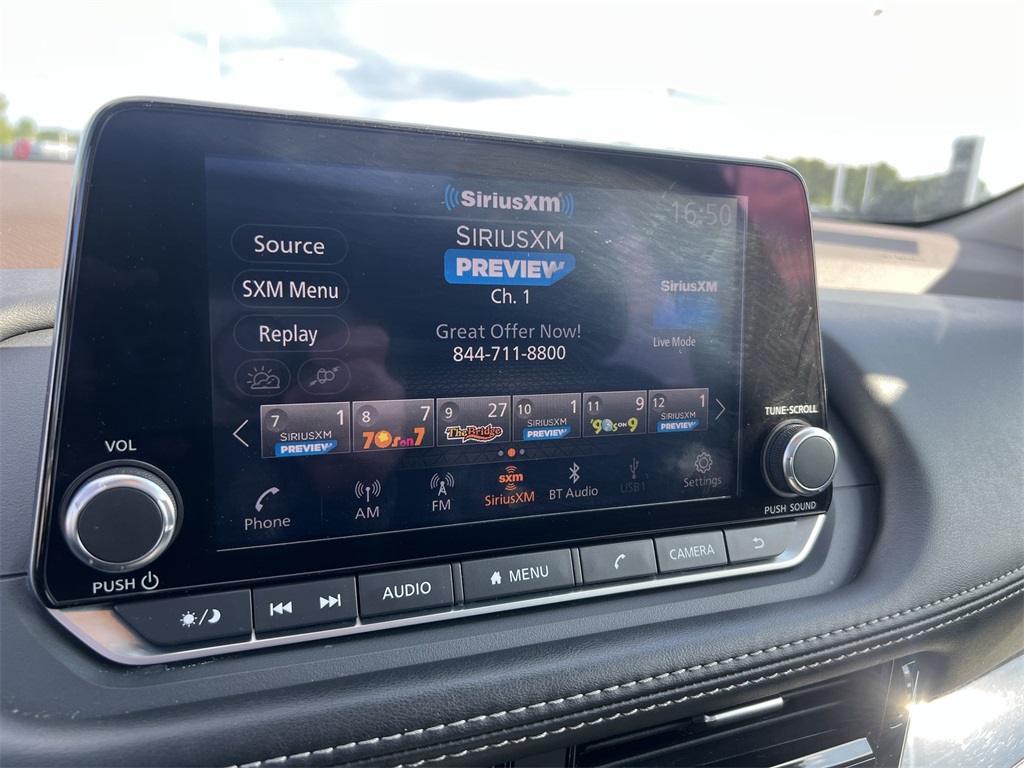 2023 Nissan Rogue SL photo 12