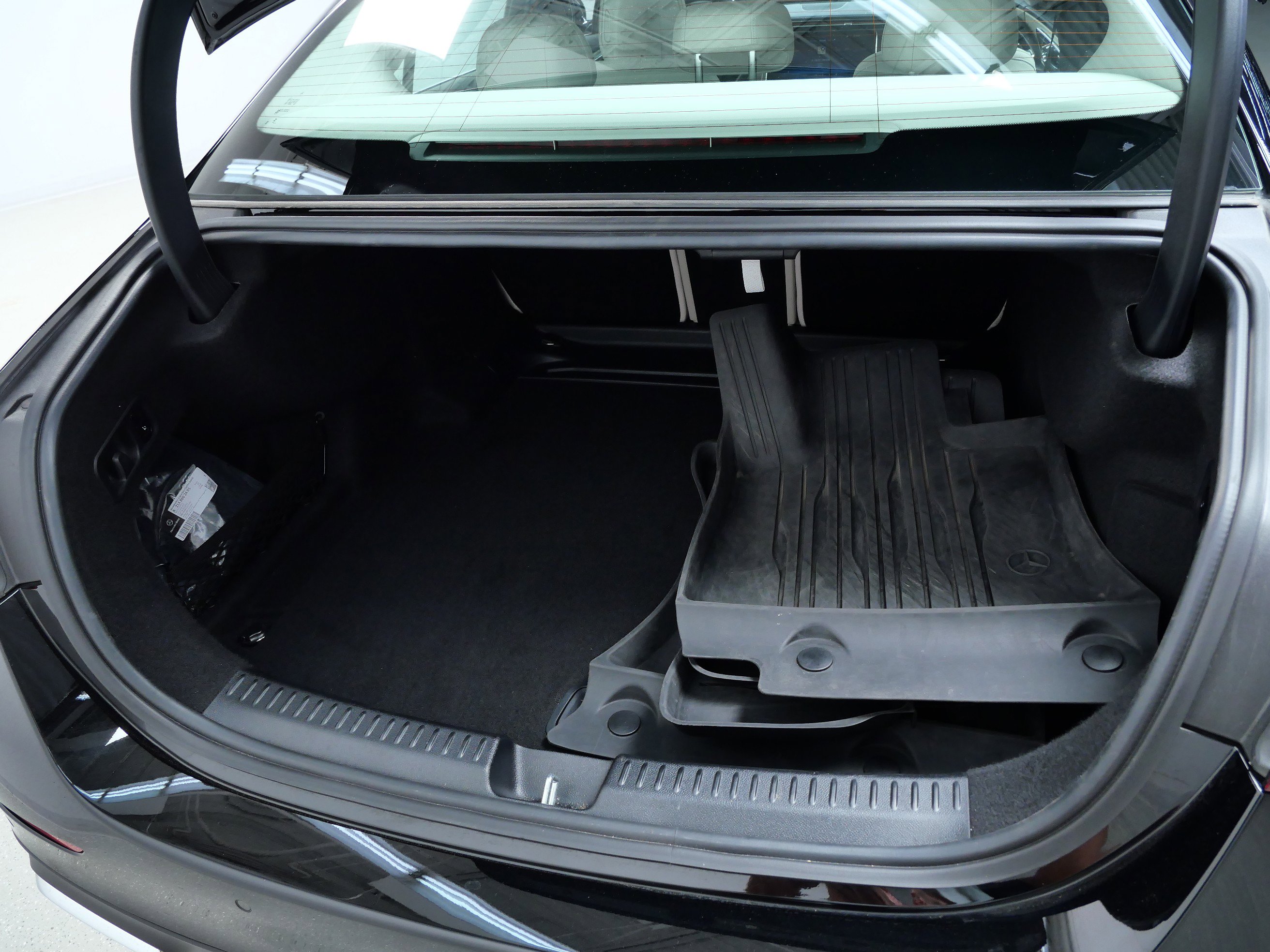 2025 Mercedes Benz E 350 4MATIC photo 5