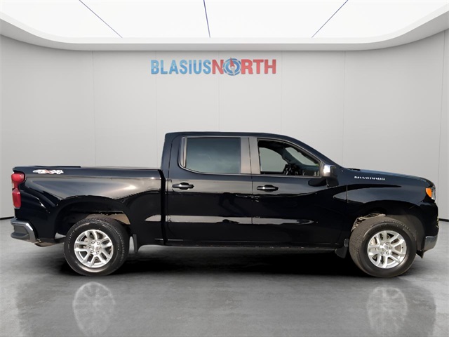 2022 Chevrolet Silverado 1500 LT photo 4