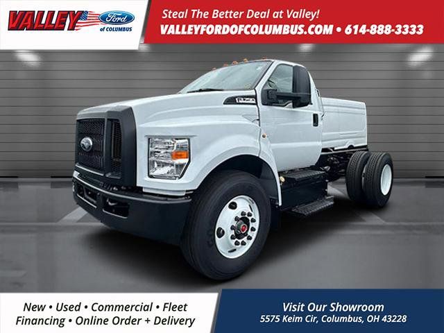 2025 Ford F-750 photo 3