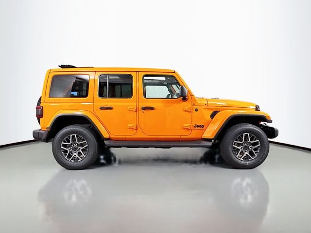 2025 Jeep Wrangler Sahara photo 8