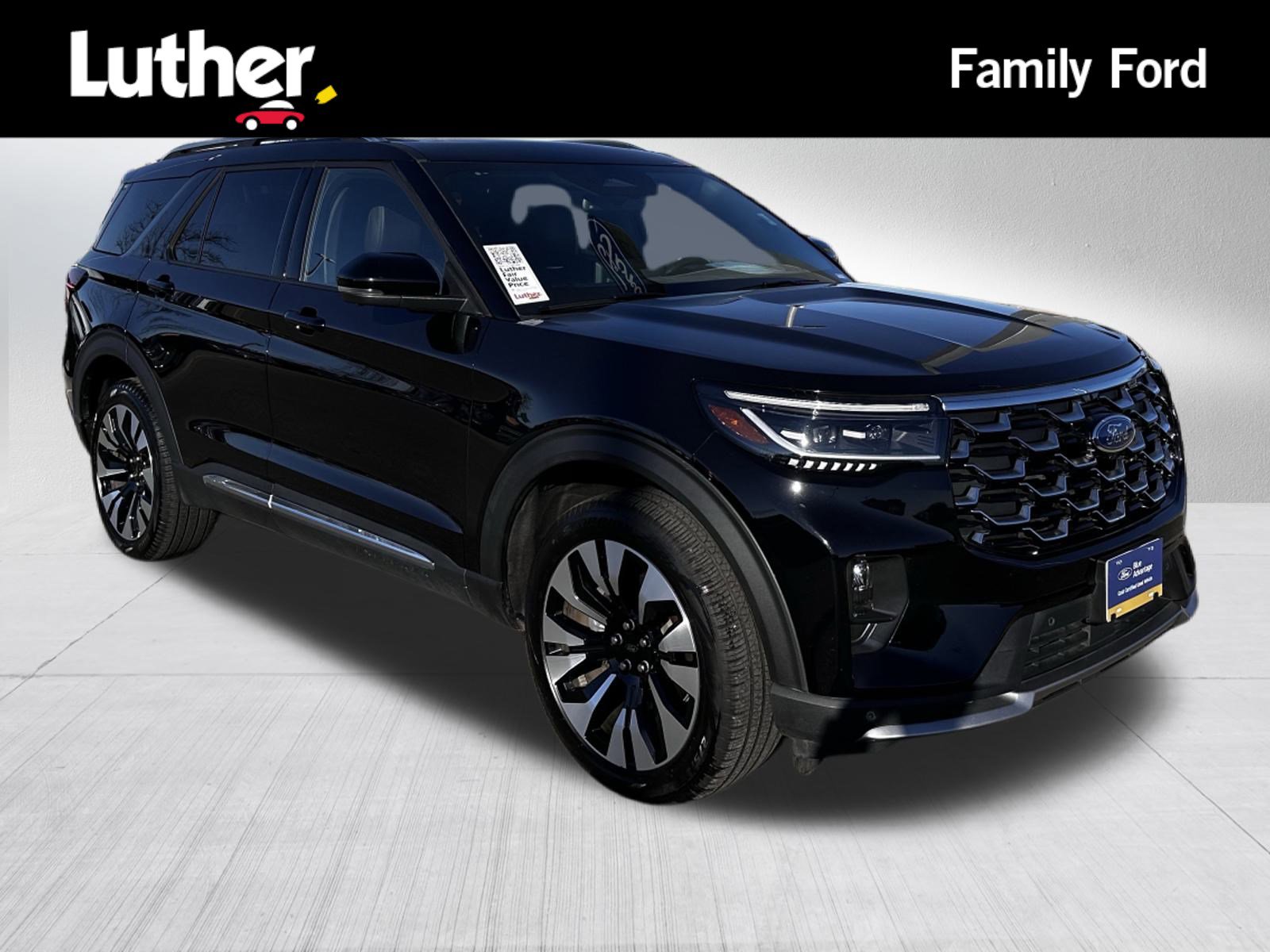 2025 Ford Explorer Platinum's photo