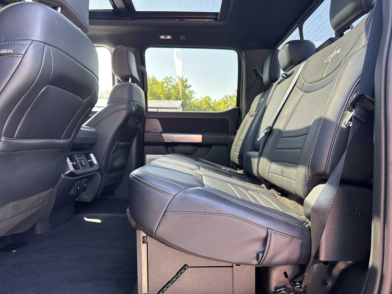 2023 Ford F-150 Platinum photo 42