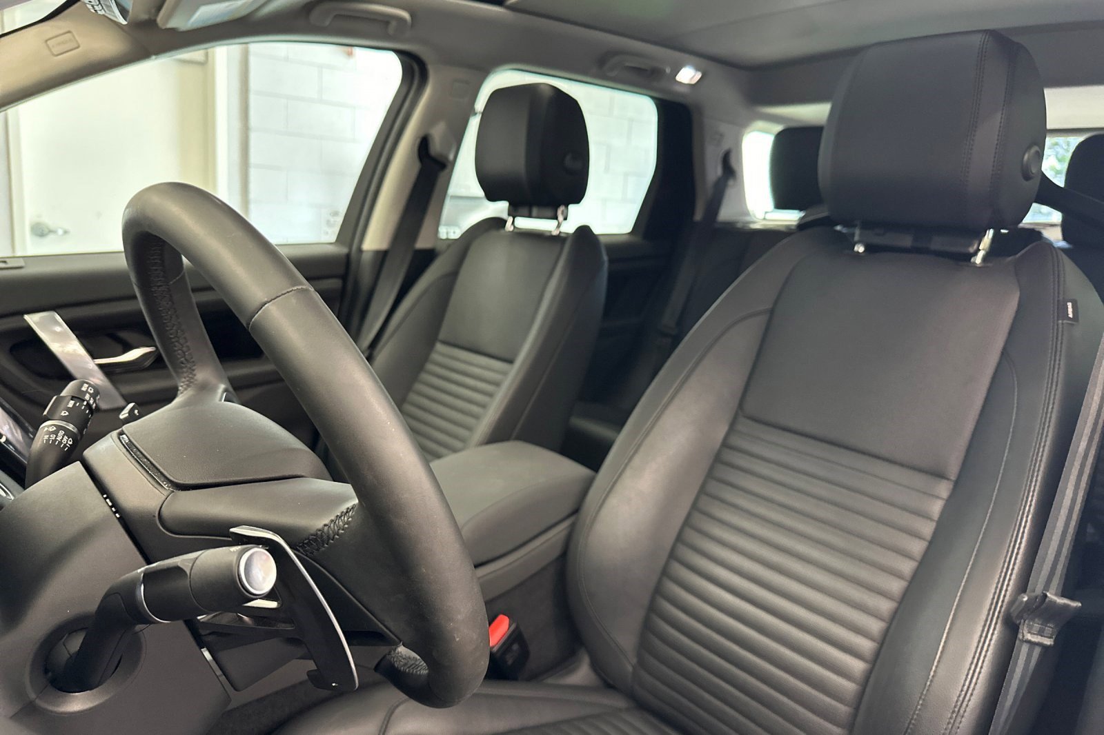 2024 Land Rover Discovery Sport S photo 4