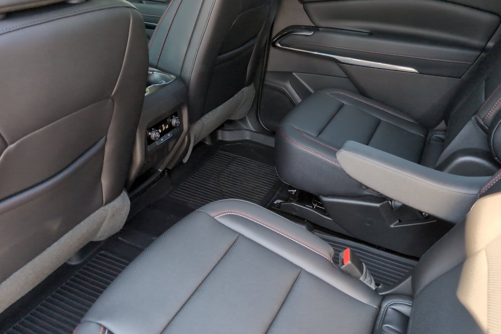 2026 Chevrolet Traverse Z71 photo 12
