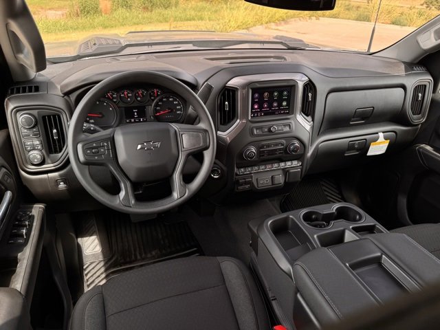 2025 Chevrolet Silverado 2500HD Custom photo 3